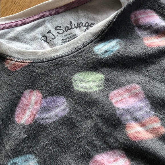 Macaroni Fuzzy PJ Top - Picture 2 of 4